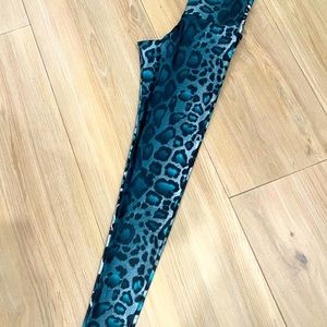 Onzie’s Women Yoga Leggings